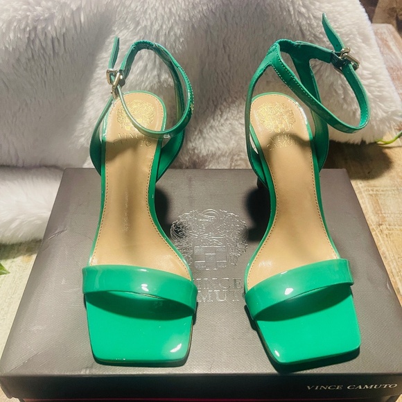 VINCE CAMUTO Sandal - Picture 1 of 2